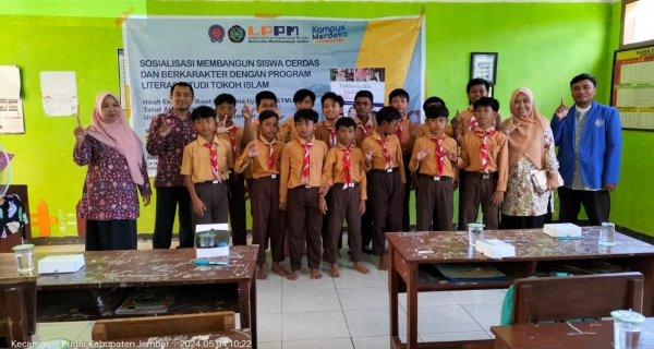 Tim RisetMU Unmuh Jember Berkolaborasi dengan SD Muhammadiyah Kasiyan Hadirkan Pojok Baca